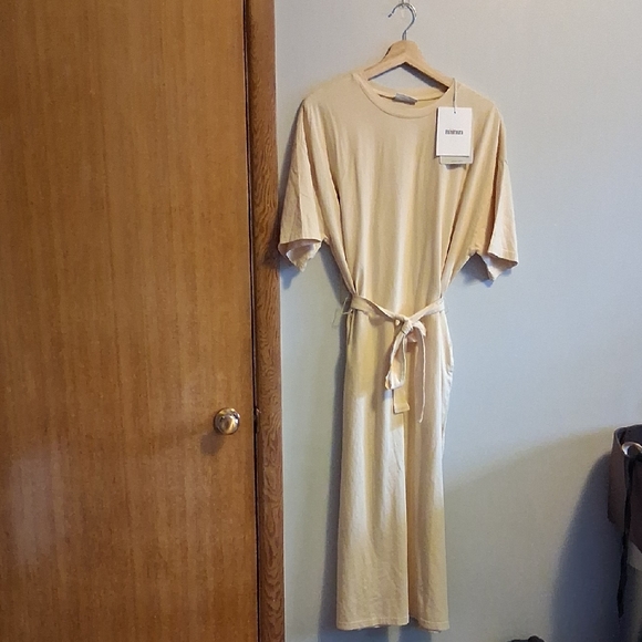 Minimum Dresses & Skirts - Minimum Cream Organic Cotton Dress with Belt